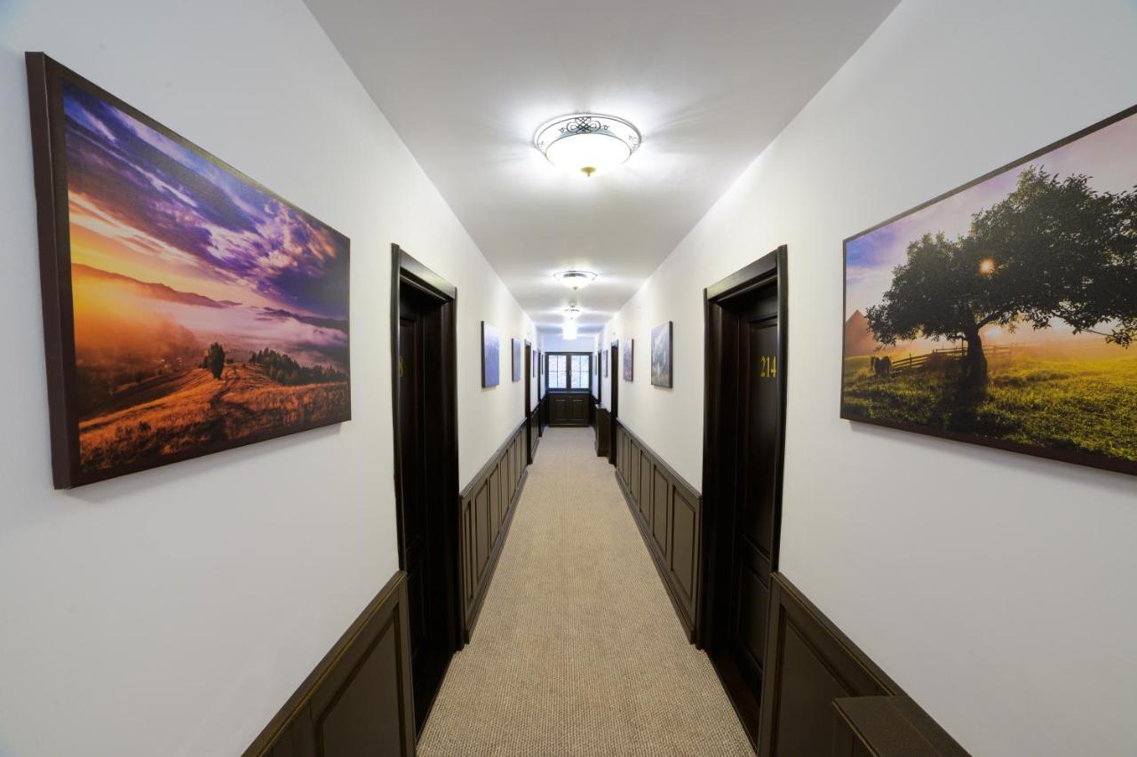 Piatra Pinului & Hotel 4*