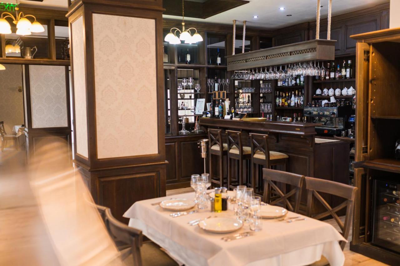 Piatra Pinului & Hotel Gura Humorului