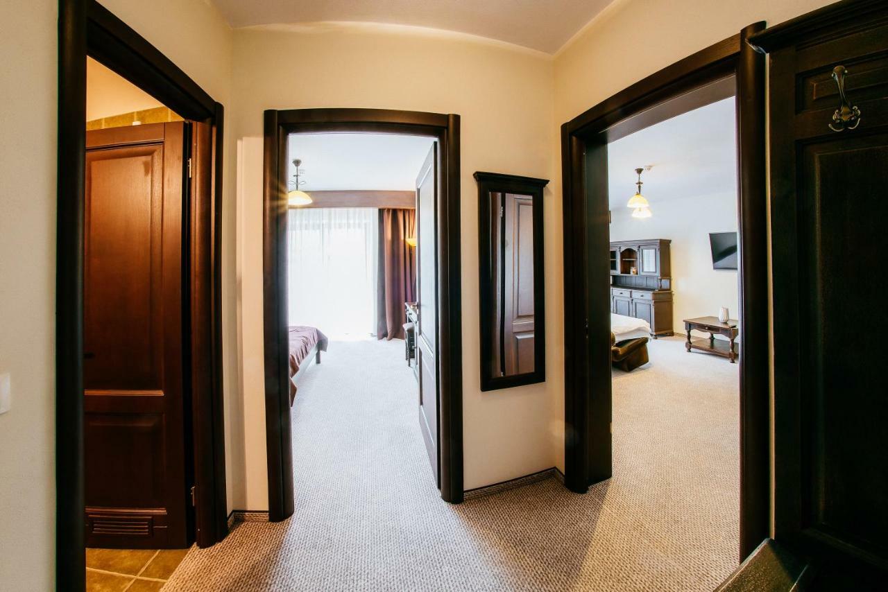 Piatra Pinului & 4* Gura Humorului